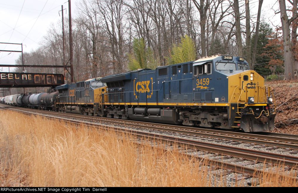 CSX 3459 leads M409